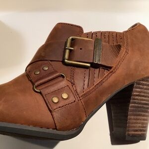 Clarks Indigo Heath Woodlark Brown Oily shoe